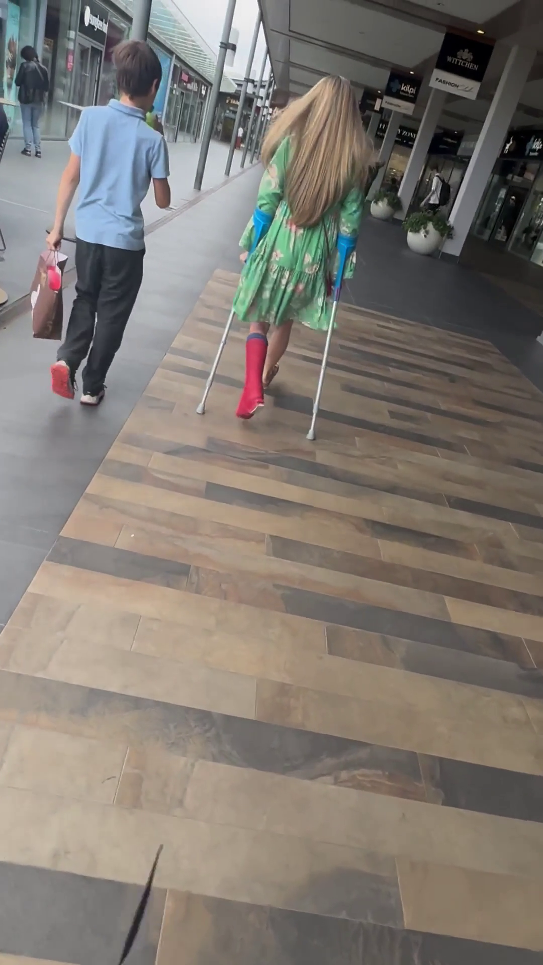 Blonde girl slwc video
