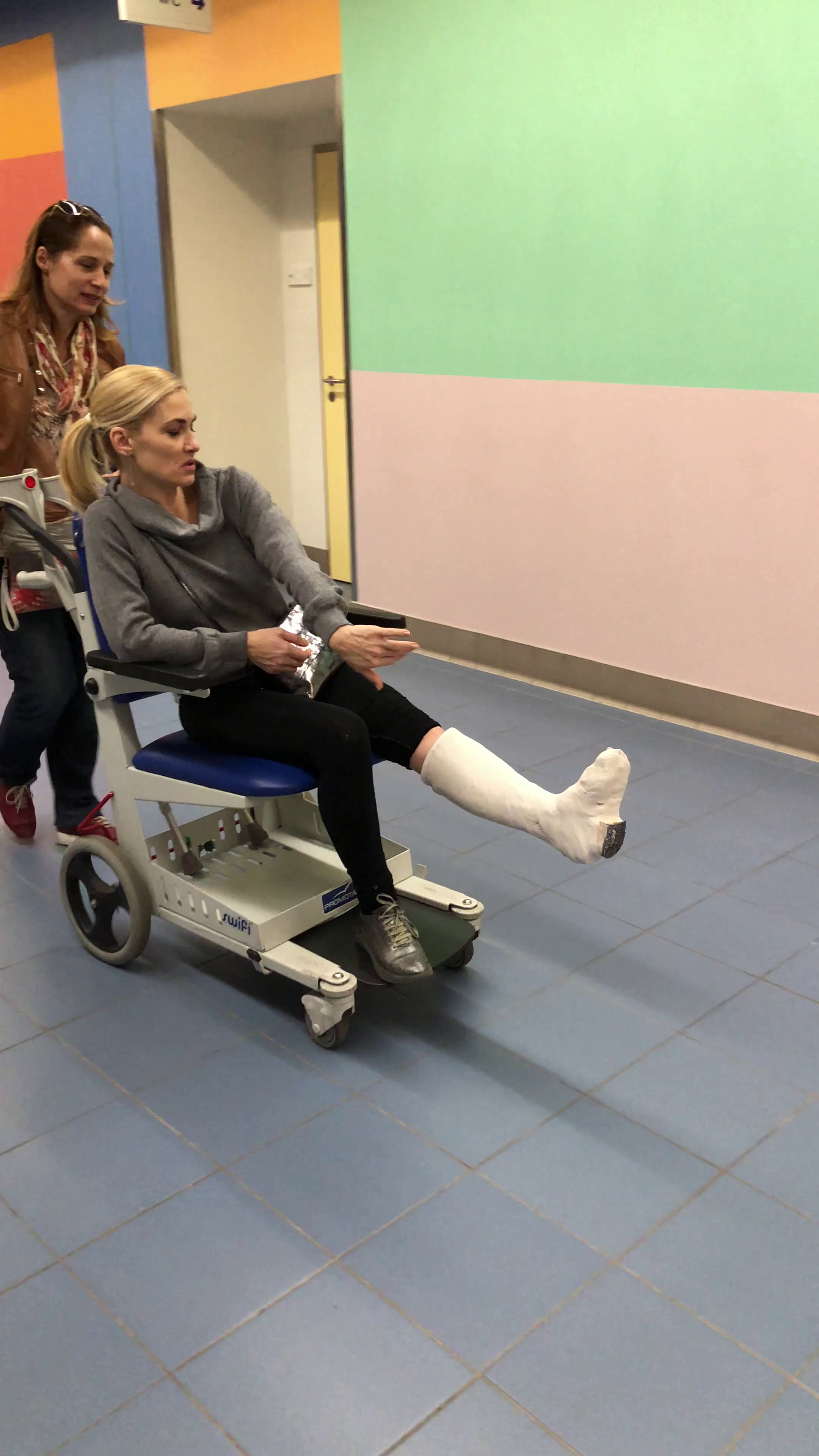 Austria hospital slwc girl video
